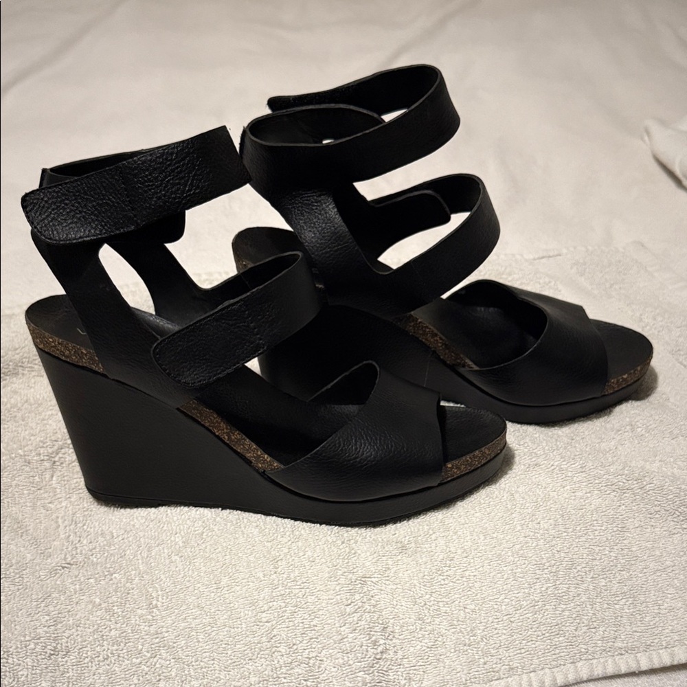 Via Spiga Black Strappy Wedge Sandals